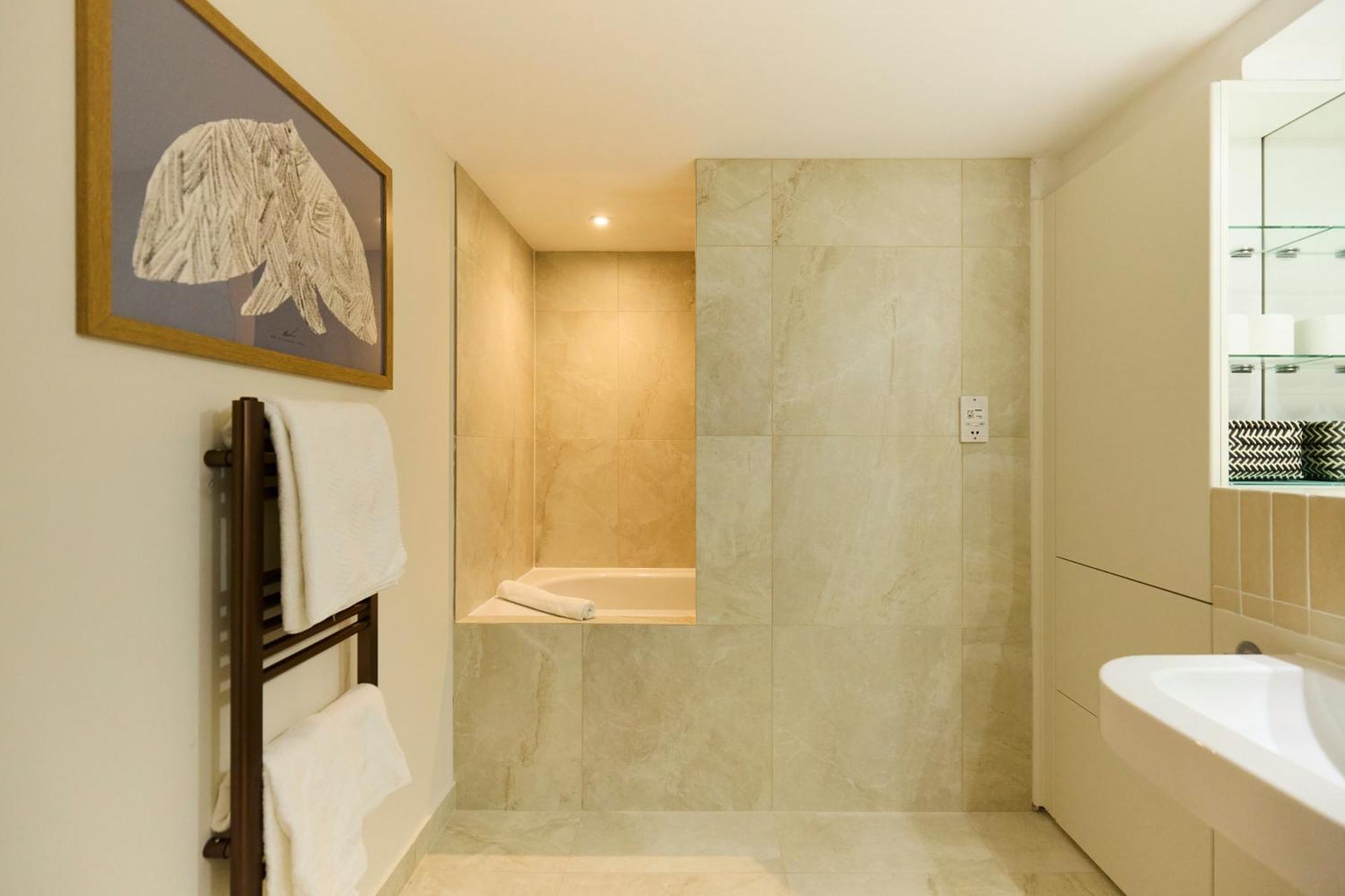 Appartamento The Wenlock Arms - Inviting 1bdr Flat With Study And Balcony Londra